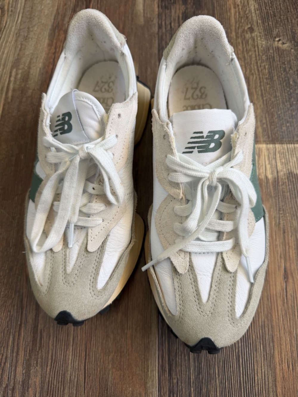 New Balance 327 Intelligent Choice Green White Sneakers Size 8 - Picture 2 of 6